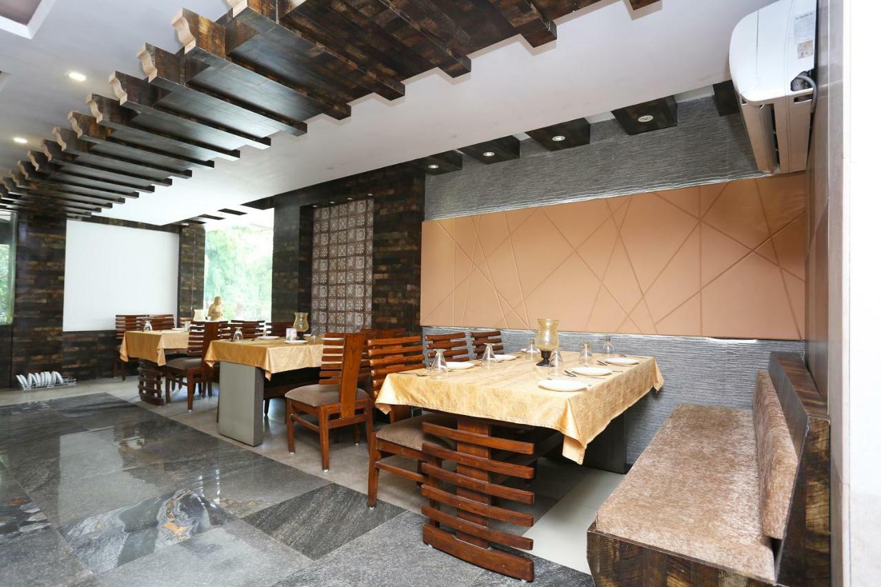 Oyo 29724 Hotel Kokila Resort 贾巴尔普尔 外观 照片