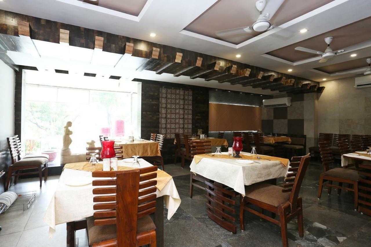 Oyo 29724 Hotel Kokila Resort 贾巴尔普尔 外观 照片