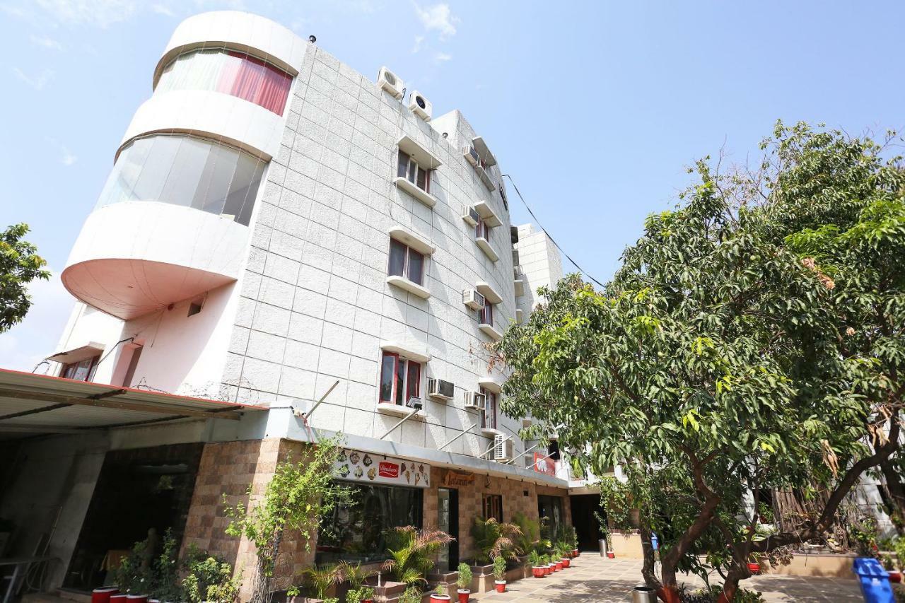 Oyo 29724 Hotel Kokila Resort 贾巴尔普尔 外观 照片